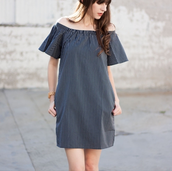 Banana Republic Off Shoulder Flutter Sleeve Mini Dress with Pockets size Small - Picture 1 of 8